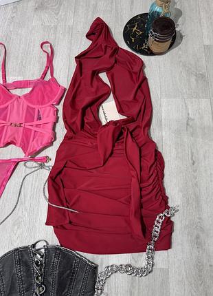 Платье бордо тренд 2025 года открытое спина, с завязкой, размер s