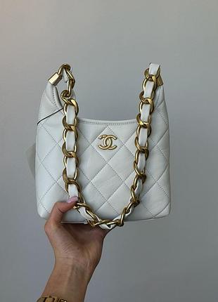 Біла сумочка