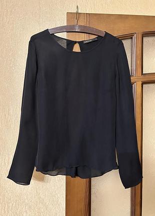 Шовкова блуза з відкритою спиною