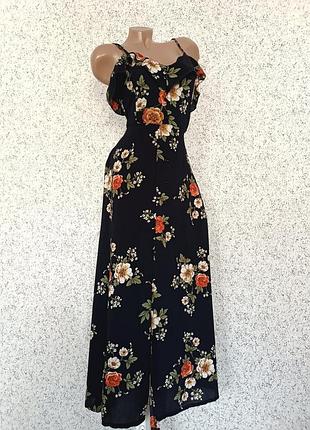 Длинное платье шифон с разрезом и воланами