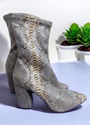 Черевики,чоботи,ботальйони