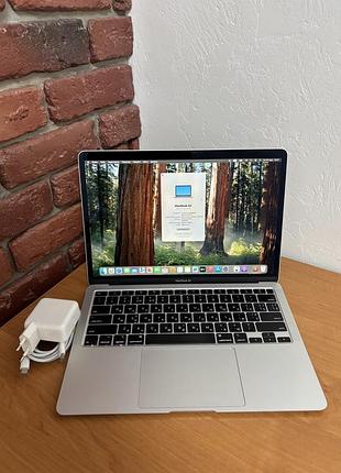 Macbook  air 2020 a2179 i5-10п 13‘ 8/512 silver