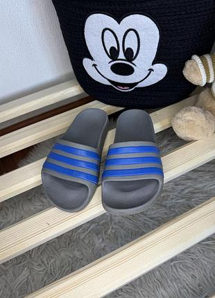 Тапки від adidas