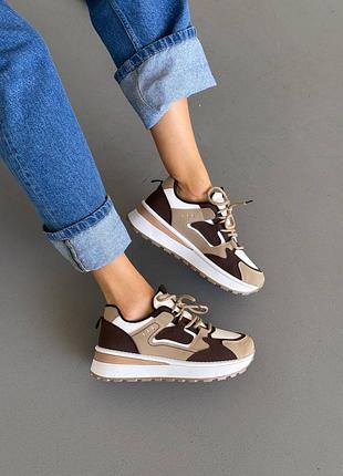 Женские белые кроссовки с коричневыми и бежевыми вставками / коричневые кроссовки с бежевыми вставками