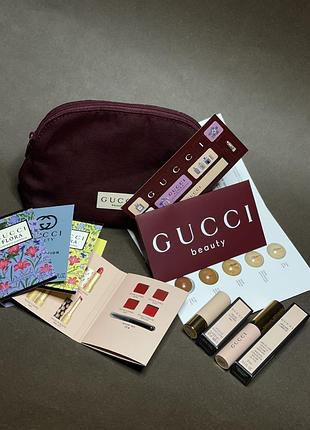 Gucci косметичка с сэмплами косметики и парфюмерии