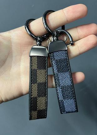 Брендовый брелок на ключи в стиле луи витон louis vuitton