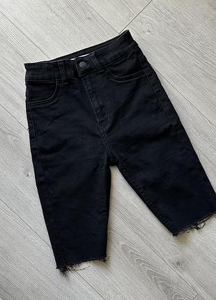 Джинсовые шорты - велосипедки bershka 32 размер