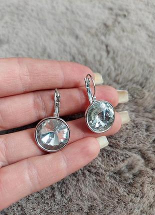 Стильные нарядные серьги с большими кристаллами swarovski