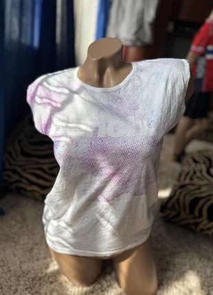 Баговая белая футболка майка топ bench