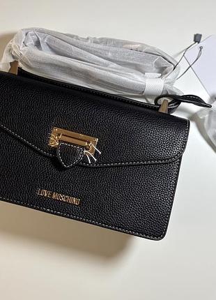 Love moschino