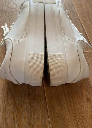 Белые кожаные кеды на толстой подошве платформе, на шнуровке, удобные 37р