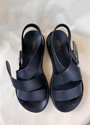 Босоніжки жіночі