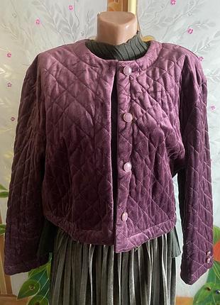 Красива укрочена курточка стеганка