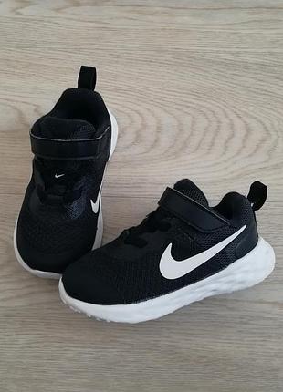Кроссовки кросівки nike revolution 23 размер
