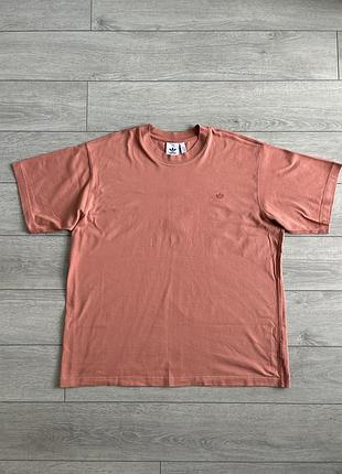 Плотна чоловіча футболка adidas originals small logo embroidered solid xl хл оригінал