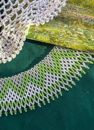 Зелено-белая силянка украинская современное бисерное украшение в этно стиле