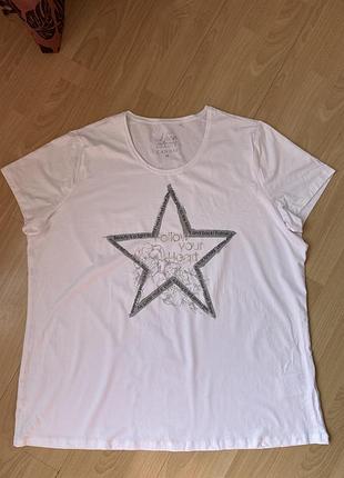 Белая футболка