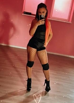 Бархатные женские шорты черного цвета