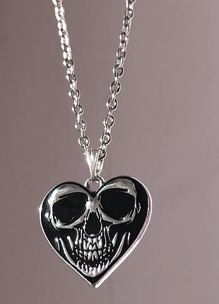 Ланцюжок із сердечком серцем черепом ланцюг із підвіскою кулоном на шию панк готика готичний жіночий сріблястий типу срібний срібло