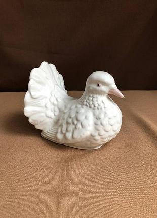 Фигурка голубая коллекционная, фарфоровая от goebel нижняя.