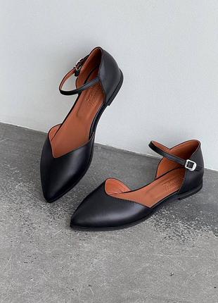 Стильні базові жіночі босоніжки чорні чорного кольору із закритим носком натуральна шкіра
