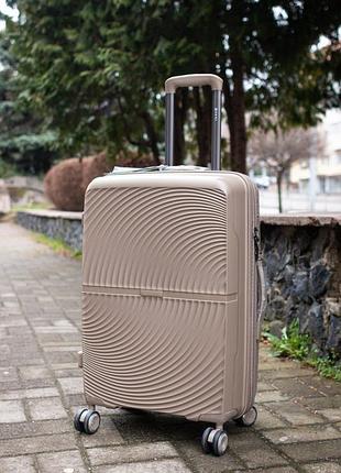 Чемодан пластиковый полипропилен 100% ormi 8802 большой l, цвет шампань