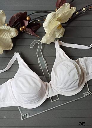 Гладкий бесшовный бюстгальтер с мягкими чашечками 85с