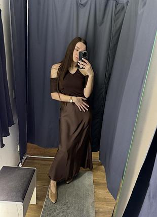 Футболка вкорочена h&m коричневого кольору