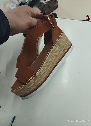Босоножки секбухлоэ 3