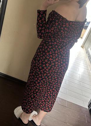 Платье в цветочный принт