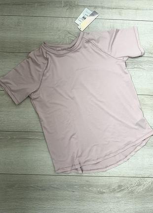 Спортивна футболка жіноча