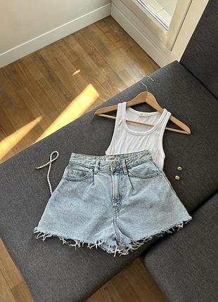 Стильна джинсові шорти з високою талією pull&bear