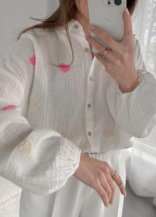 Турецька бавовняна муслінова оверсайз сорочка з вишивкою махрові сердечка