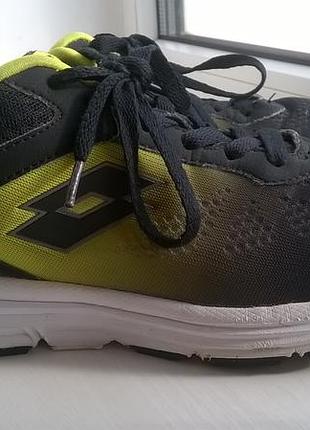 Чоловічі оригінальні кросівки lotto розмір 42