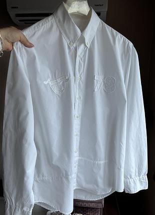 Белоснежная мужская рубашка