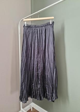 Графитная жатая юбка плиссе primark m - l2 фото