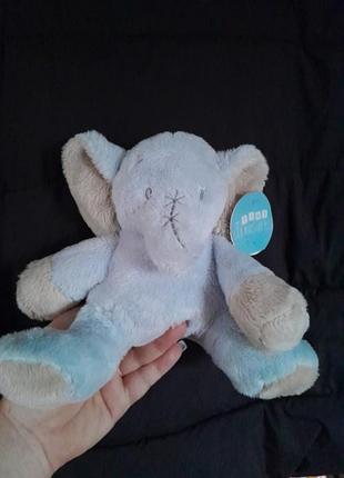 Слоник. при покупке двух игрушек третья будет в подарок (та, которая из трех будет самой дешевой)