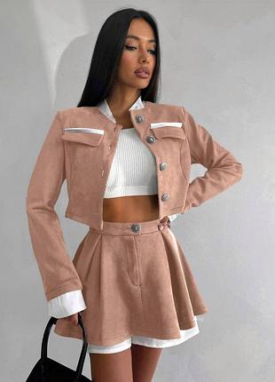 Костюм двойка. укороченный жакет + мини юбка с шортами