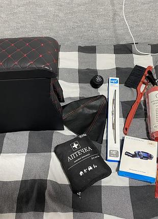 Товары для авто, аптечка, стеклоомыватель, подлокотник, магнитола