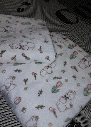 Пушистый плед, простынь