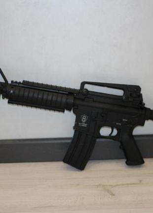 Страйкбольний привід для гри в страйкбол m4 airsoft для тренування.