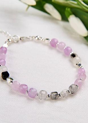 Браслет натуральный аметист лавандовый и рутиловый кварц, фур-ра гип-ный сплав цвет серебро d-5мм+- l-18-23см