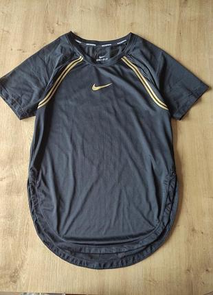 Фирменная женская футболка  nike, оригинал,   размер xs