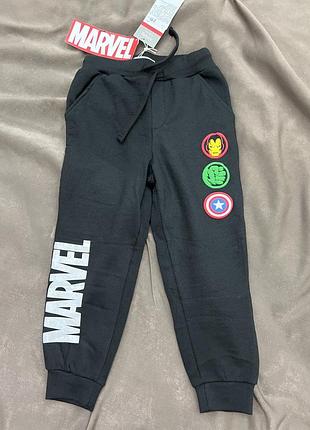 Детские спортнивные штаны sinsay marvel (104 см)