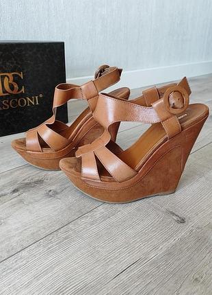 Босоножки basconi 39р. стелька 25 см.