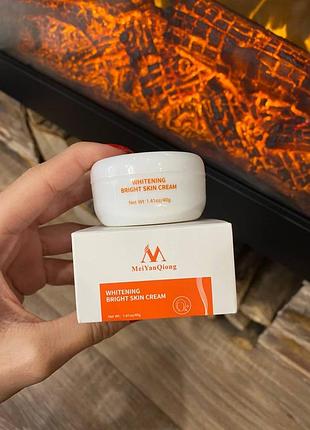 Осветляющий крем для лица meiyanqiong whitening bright skin cream, который помогает выровнять тон кожи и придать ей сияние