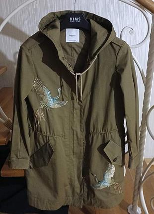 Ветровка из подкладкой из вишей