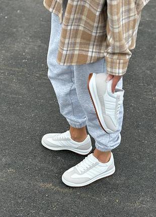 Кроссовки женские демисезонные