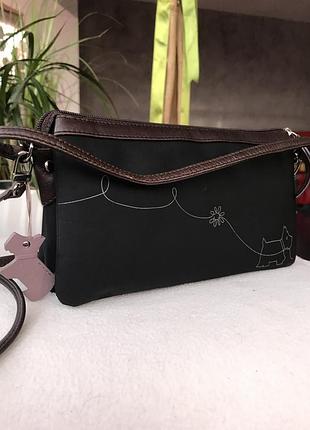 Сумочка з нейлону та шкіри radley - крос-боді,чорна з рожевим песиком5 фото