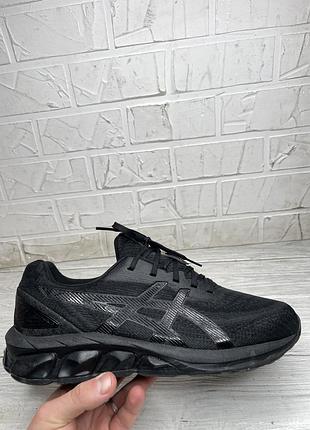 Крутые черные беговые кроссовки asics gel-quantum 180 vii